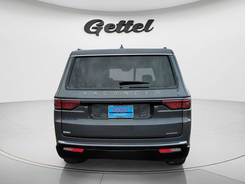 Used 2023 Jeep Wagoneer Series III w/ Preferred Equipment Group image 5