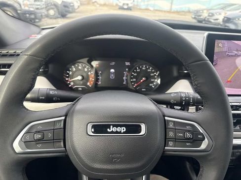 Used 2024 Jeep Compass Limited image 29