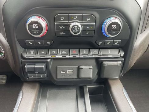 Used 2020 GMC Sierra 2500 Denali w/ Denali Ultimate Package AWD/4WD image 31