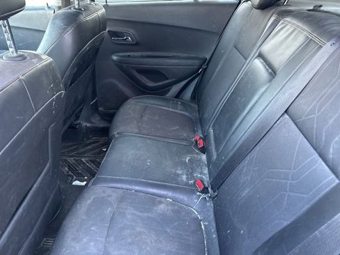 Used 2018 Chevrolet Trax LT w/ Sun & Sound Package image 8