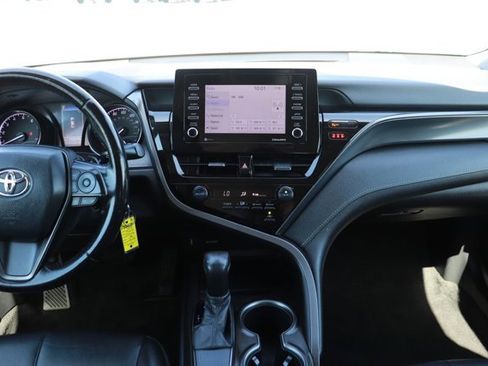 Used 2021 Toyota Camry SE w/ Carpet Mat Package (TMS) FWD image 14