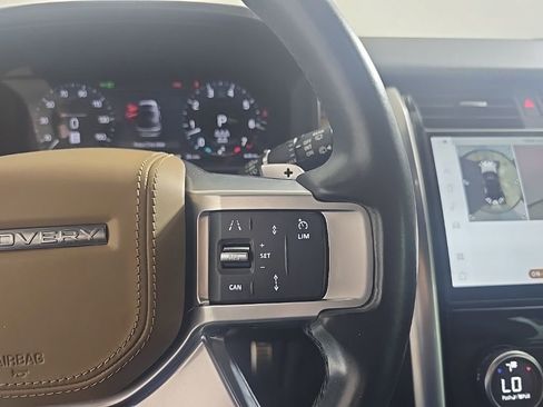 Used 2023 Land Rover Discovery HSE R-Dynamic image 12