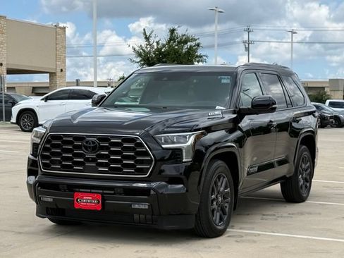 Used 2025 Toyota Sequoia Platinum AWD/4WD image 6