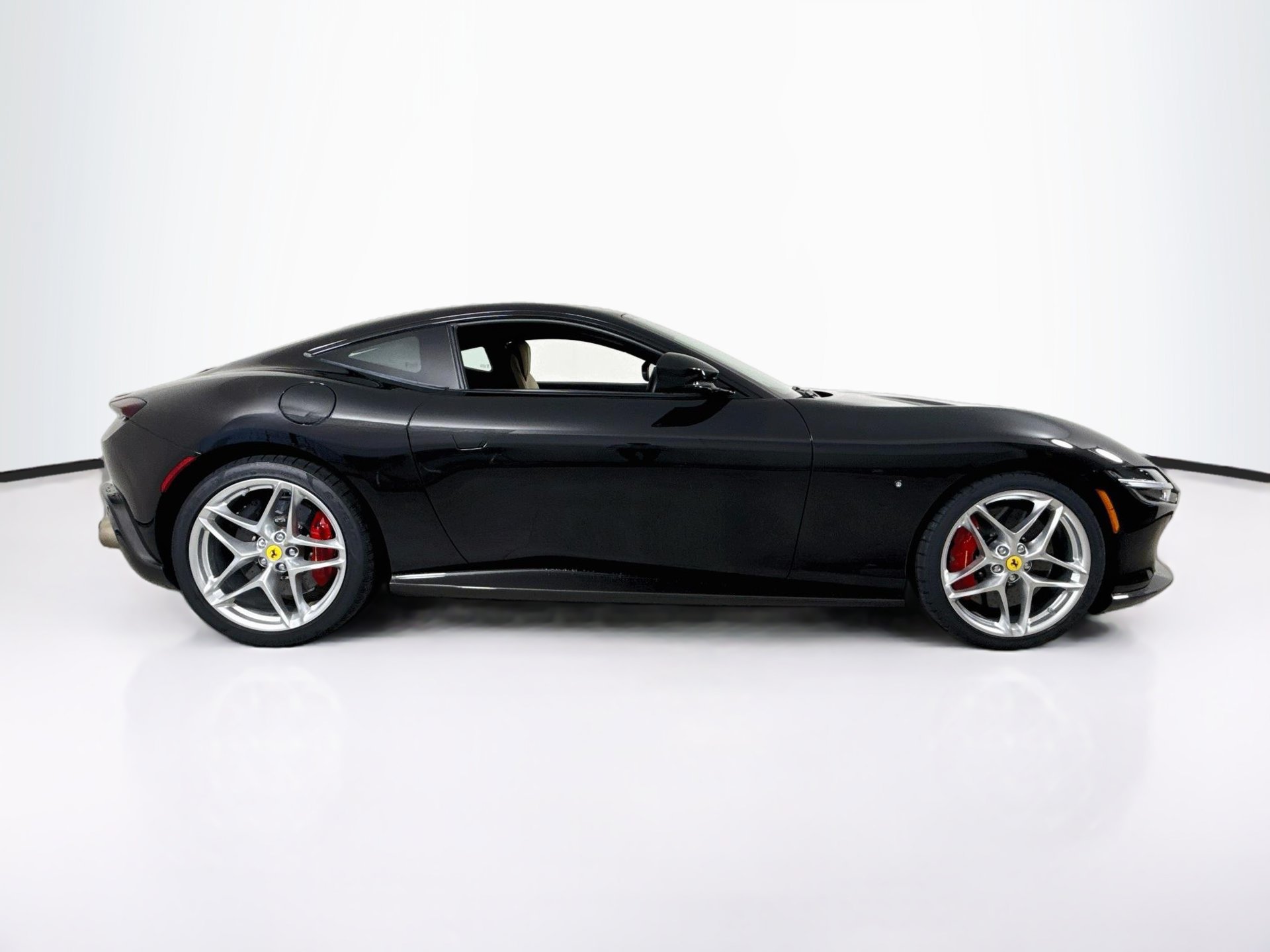 Certified 2021 Ferrari Roma RWD image 8
