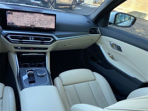 Certified 2023 BMW 330i xDrive Sedan w/ Convenience Package image 18