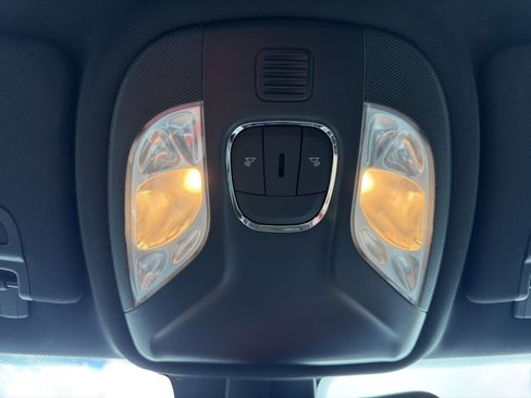 Used 2024 Jeep Compass Latitude AWD/4WD image 24