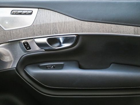 Used 2023 Volvo XC90 T8 Ultimate image 21