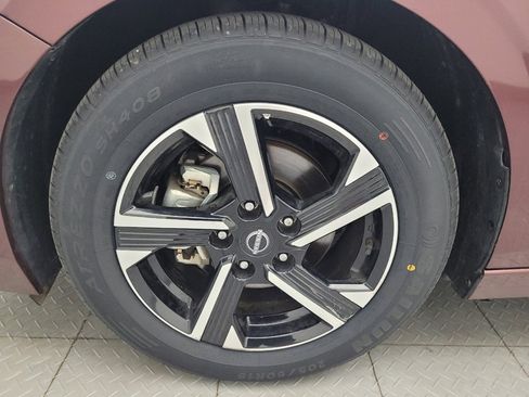 Used 2024 Nissan Sentra SV FWD image 31