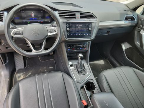 Used 2023 Volkswagen Tiguan SE FWD image 14