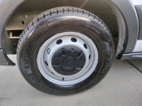 Used 2016 Ford Transit 150 XL image 14