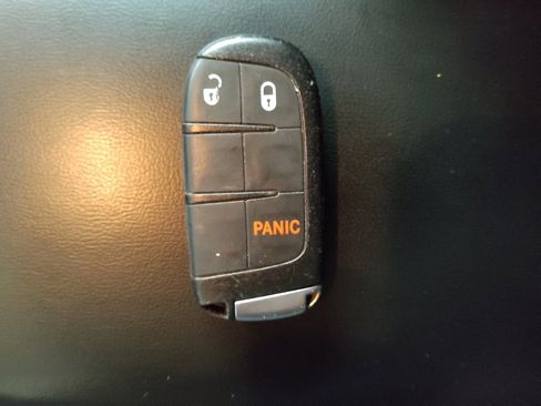 Used 2020 Dodge Journey SE w/ SE Popular Equipment Group FWD image 32
