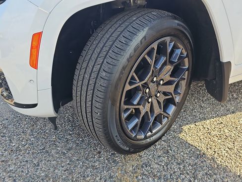 Certified 2023 Jeep Grand Cherokee L Summit AWD/4WD image 37