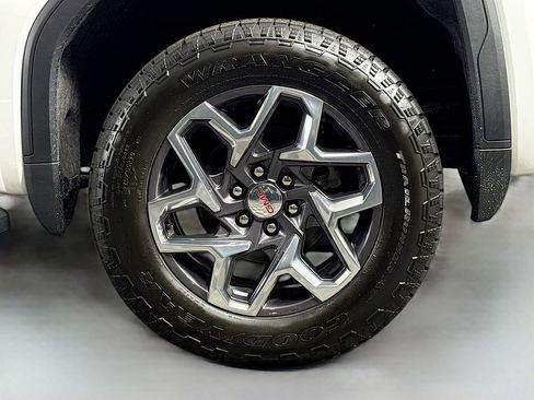 New 2026 GMC Sierra 1500 SLT w/ SLT Premium Package image 32