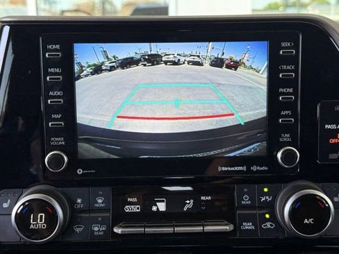 Certified 2022 Toyota Highlander XLE image 33