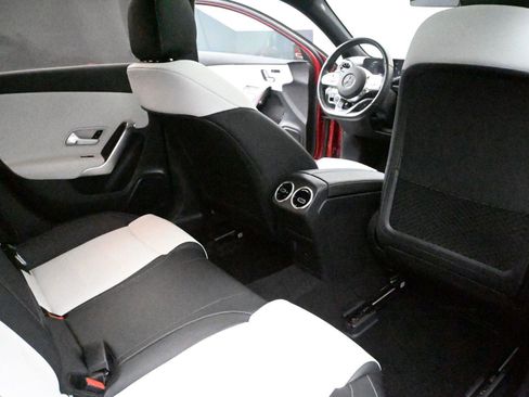 Used 2022 Mercedes-Benz A 220 4MATIC image 24