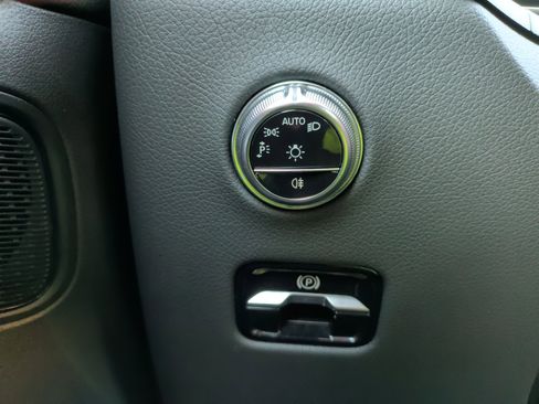 Used 2024 Mercedes-Benz GLC 300 image 22