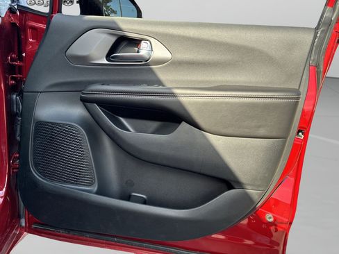 New 2026 Chrysler Pacifica Select w/ S Appearance Package FWD image 35