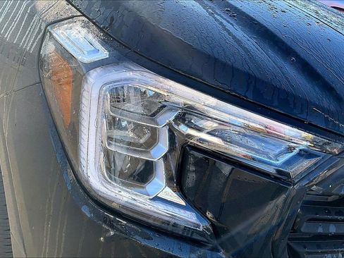 Used 2023 GMC Terrain SLE w/ Driver Convenience Package image 29