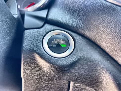Used 2018 Chevrolet Equinox LT FWD image 28