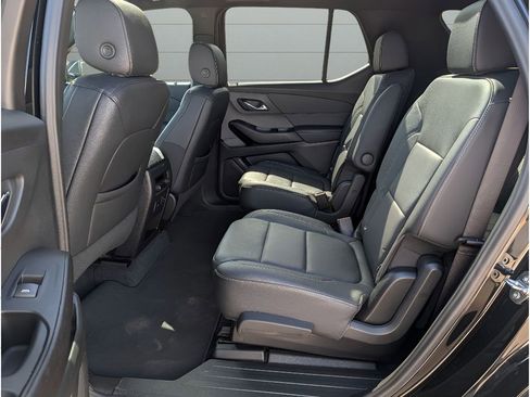 Used 2023 Chevrolet Traverse LT w/ LT Premium Package FWD image 28