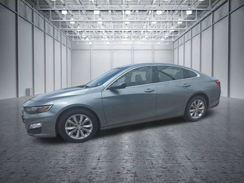 Used 2024 Chevrolet Malibu LT FWD image 2