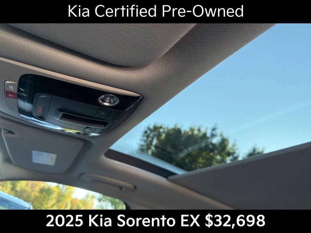 Certified 2025 Kia Sorento EX w/ Panoramic Sunroof Package AWD/4WD image 40