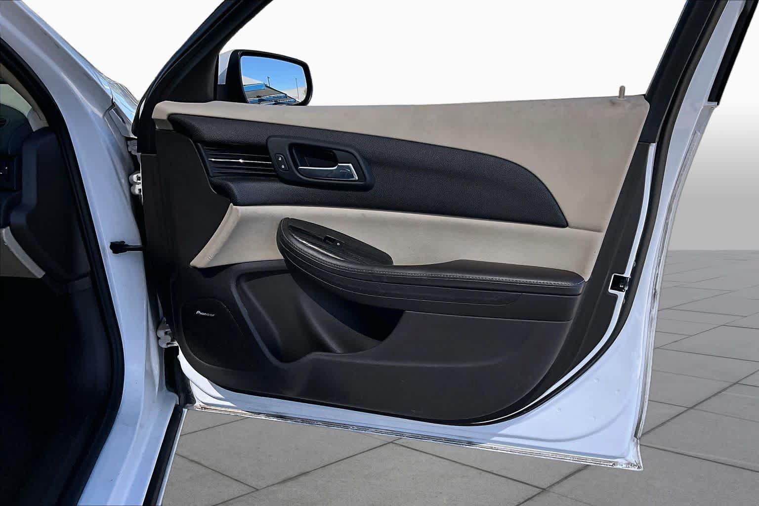 Used 2015 Chevrolet Malibu LT w/ Leather Package FWD image 22