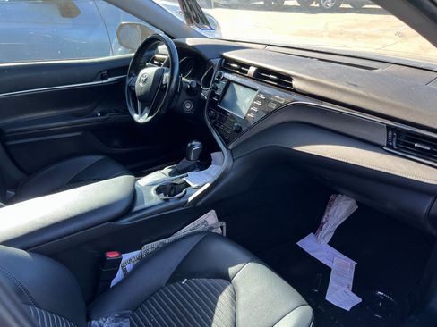 Used 2020 Toyota Camry SE image 6