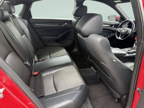 Used 2018 Honda Accord Sport image 24