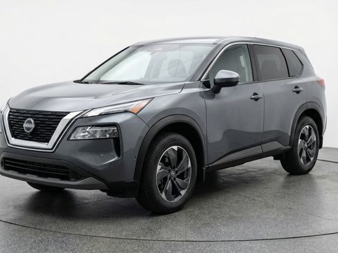 Used 2025 Nissan Rogue SV FWD image 3