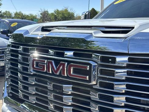 Used 2024 GMC Sierra 3500 Denali w/ Denali Reserve Package AWD/4WD image 32