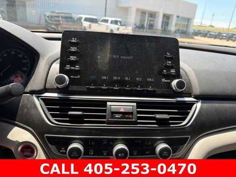 Used 2018 Honda Accord LX image 9