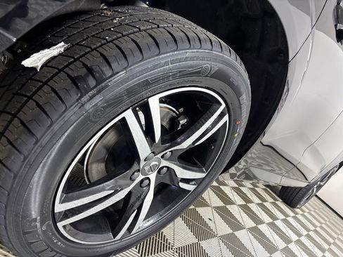 Used 2019 Volvo XC60 T5 R-Design w/ Protection Package Premier FWD image 33