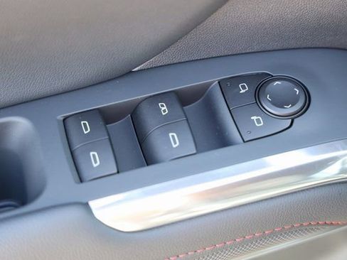 New 2026 Chevrolet Traverse Z71 w/ Driver Confidence Package image 18