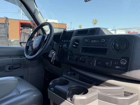 Used 2024 Ford E-450 and Econoline 450 Super Duty RWD image 12