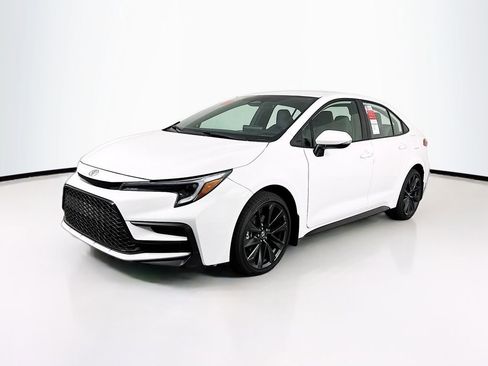 New 2026 Toyota Corolla SE image 3