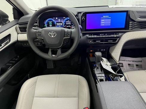 New 2026 Toyota Camry XLE image 32