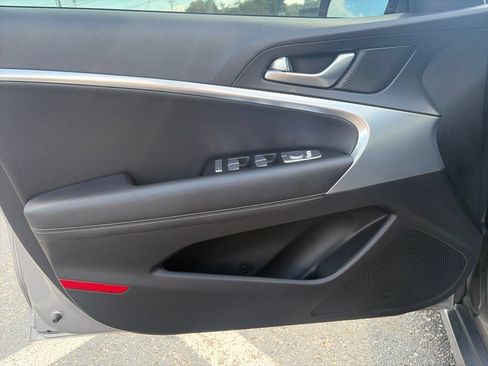 Used 2023 Genesis G70 2.0T AWD/4WD image 13