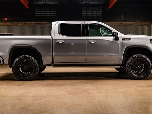 Used 2025 GMC Sierra 1500 Denali w/ Denali Reserve Package image 11