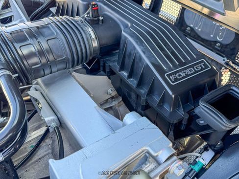 Used 2005 Ford GT RWD image 20