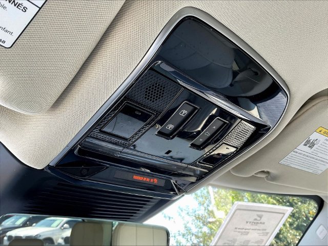 Used 2023 Land Rover Range Rover SE AWD/4WD image 17