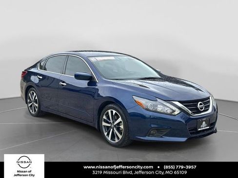 Used 2017 Nissan Altima 3.5 SR w/ Interior Lighting Package image 1
