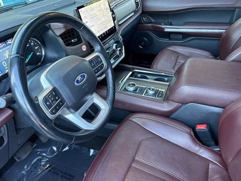 Used 2023 Ford Expedition Limited AWD/4WD image 10