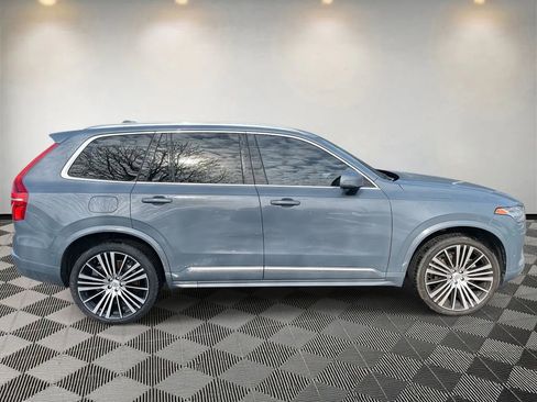 Used 2023 Volvo XC90 B6 Ultimate w/ Lounge Package image 2