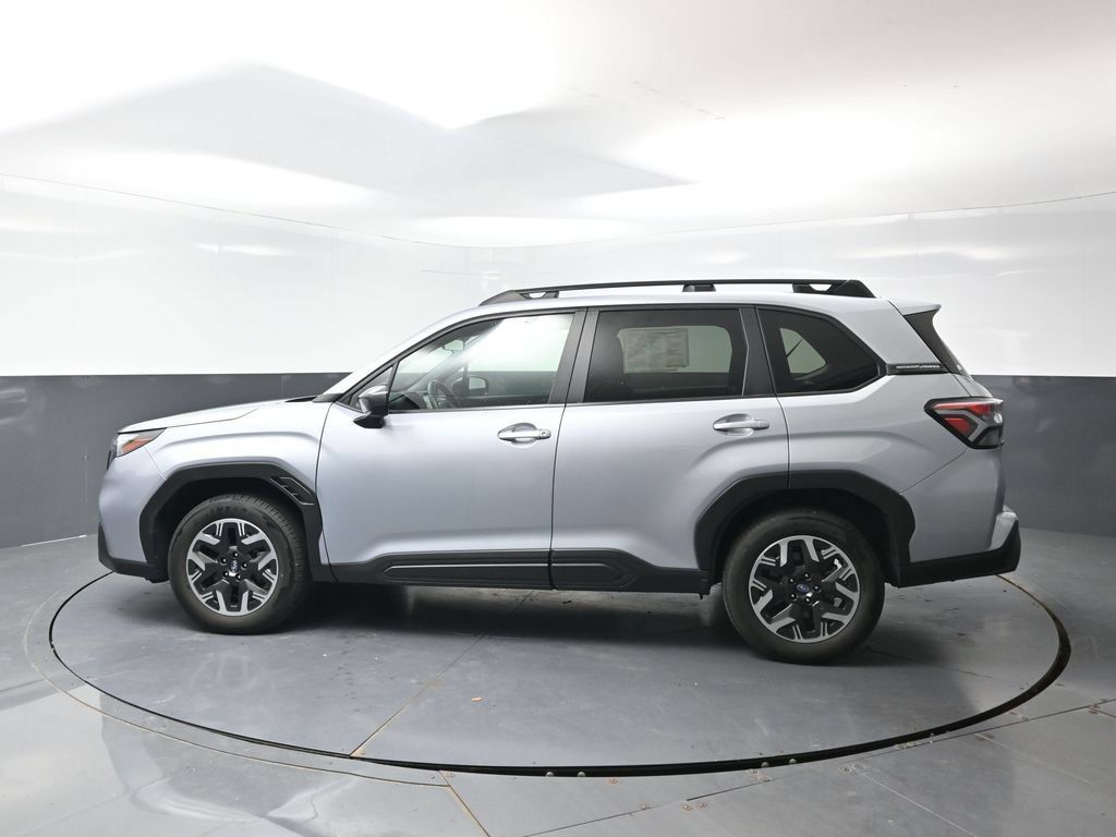 Used 2025 Subaru Forester Premium AWD/4WD image 10