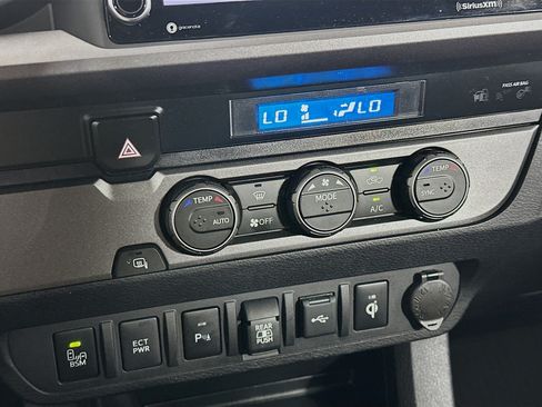 Used 2023 Toyota Tacoma TRD Off-Road w/ Technology Package RWD image 23