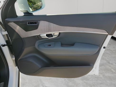 Used 2024 Volvo XC90 T8 Ultimate w/ Protection Package Premier image 13