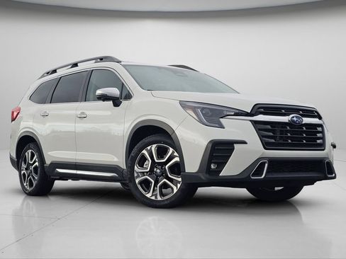Used 2023 Subaru Ascent Touring image 2