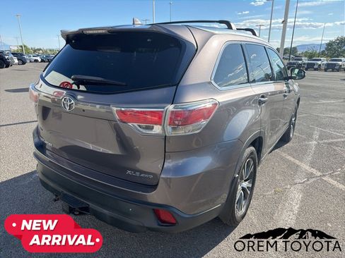 Used 2016 Toyota Highlander XLE AWD/4WD image 19