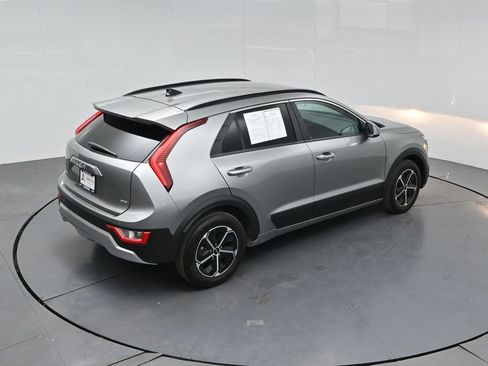 Used 2024 Kia Niro EX FWD image 40